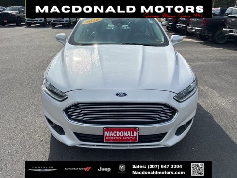 Used 2016 Ford Fusion SE w/ Equipment Group 502A image 2