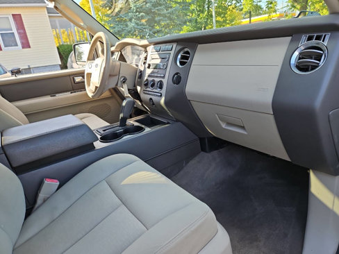 Used 2011 Ford Expedition XLT w/ HD Trailer Tow Pkg image 14