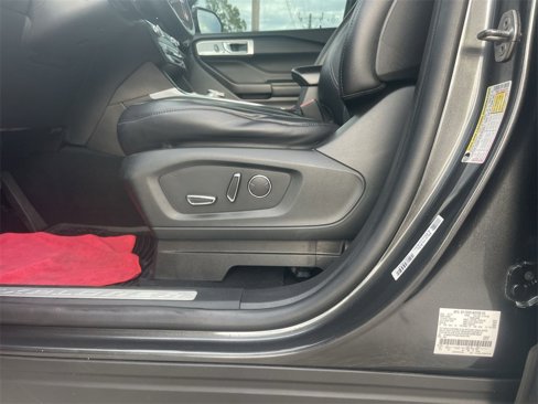 Used 2020 Ford Explorer Limited image 12