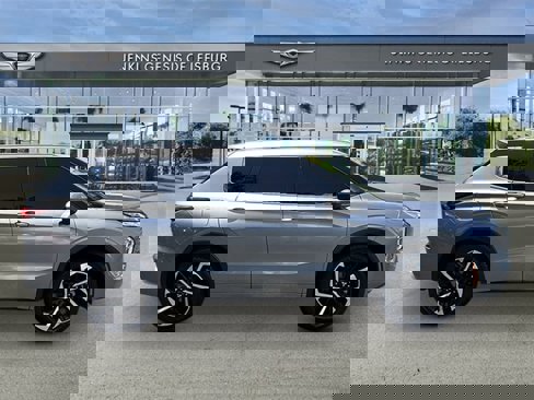 Used 2022 Mitsubishi Outlander SEL image 3