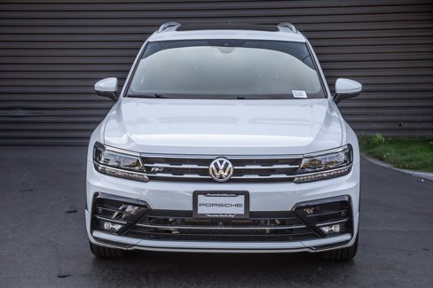 Used 2018 Volkswagen Tiguan SEL Premium w/ R-Line Package image 7