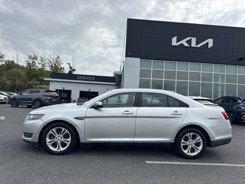 Used 2016 Ford Taurus SEL w/ Equipment Group 201A image 8