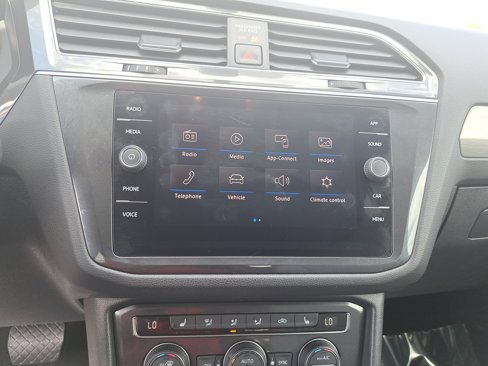 Used 2019 Volkswagen Tiguan SE image 23