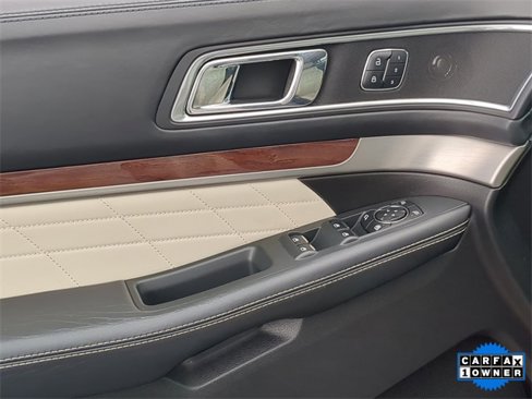 Used 2017 Ford Explorer Platinum image 19