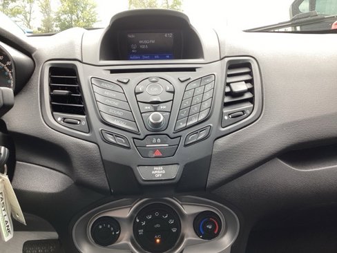 Used 2019 Ford Fiesta SE image 17