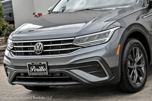 Used 2024 Volkswagen Tiguan SE w/ Panoramic Sunroof Package image 11