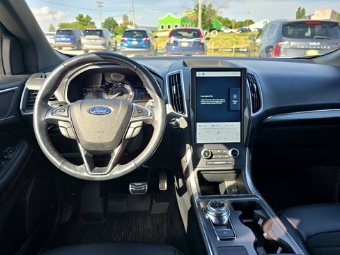 Used 2022 Ford Edge ST-Line w/ Class II Trailer Tow Package image 15
