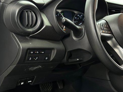 Used 2020 Nissan Kicks S image 24