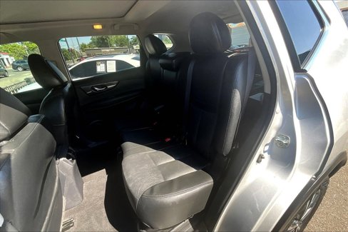 Used 2017 Nissan Rogue SL w/ SL Premium Package image 26
