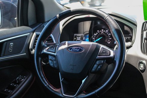 Used 2022 Ford Edge ST-Line image 16