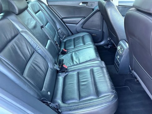 Used 2016 Volkswagen Tiguan SEL image 16