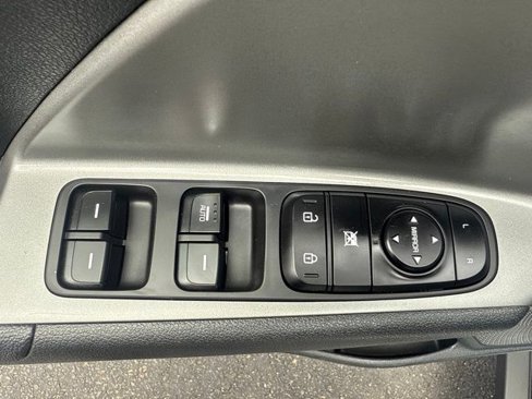 Used 2022 Kia Niro LX image 21