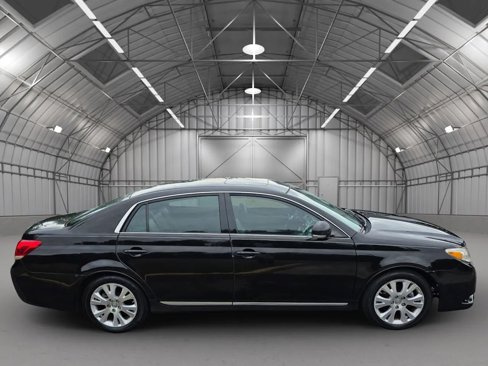 Used 2011 Toyota Avalon Limited image 8