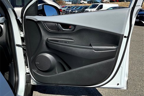 Used 2021 Hyundai Kona SEL Plus w/ Cargo Package image 21