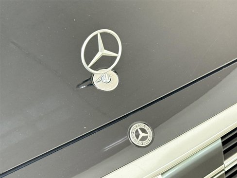 Used 2022 Mercedes-Benz S 500 4MATIC w/ AMG Line Package image 32