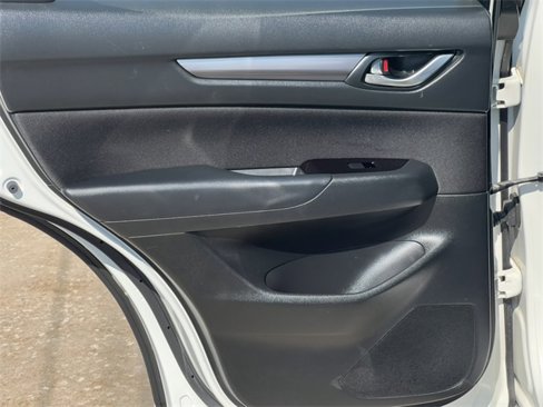 Used 2017 MAZDA CX-5 Sport image 28