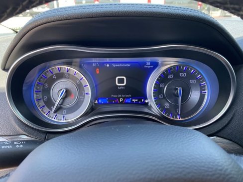 Used 2021 Chrysler 300 Touring w/ Sport Appearance Package image 14