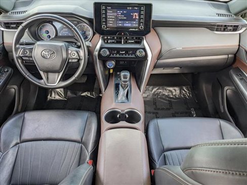 Used 2021 Toyota Venza XLE w/ Carpet Mat Package (TMS) image 15