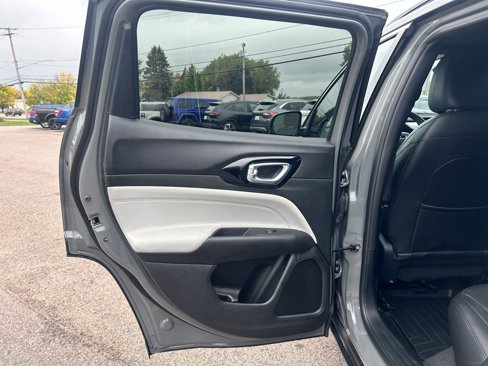 Used 2024 Jeep Compass Limited image 14