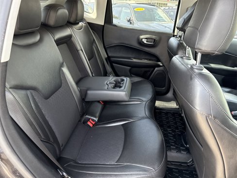 Used 2020 Jeep Compass Latitude image 30