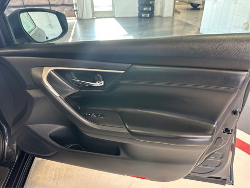 Used 2015 Nissan Altima 2.5 SV image 25