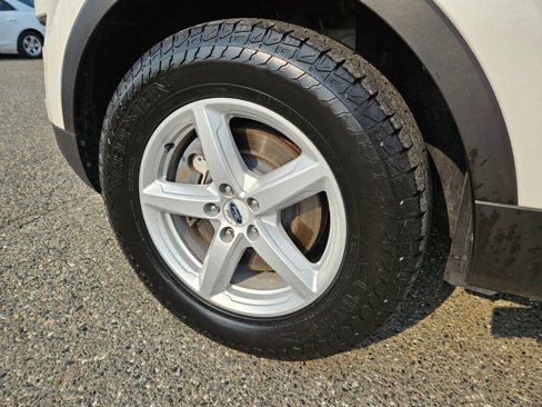Used 2016 Ford Explorer XLT image 18