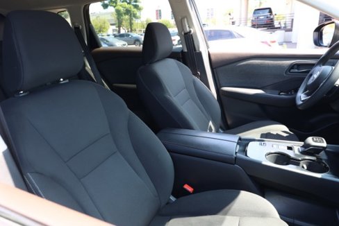 Used 2023 Nissan Rogue S image 21