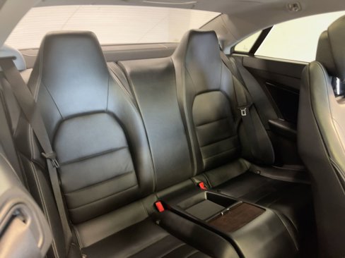 Used 2010 Mercedes-Benz E 550 Coupe image 30
