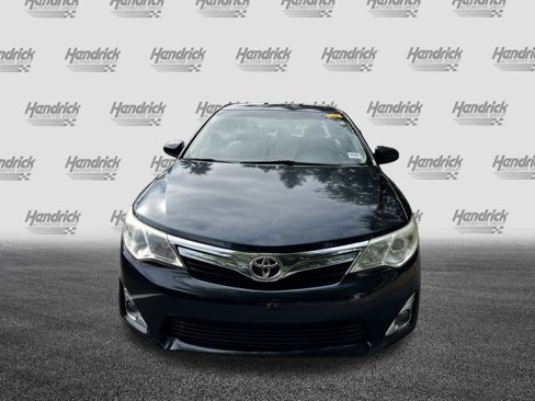 Used 2014 Toyota Camry XLE image 3