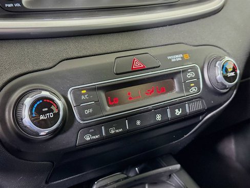 Used 2019 Kia Sorento LX image 18