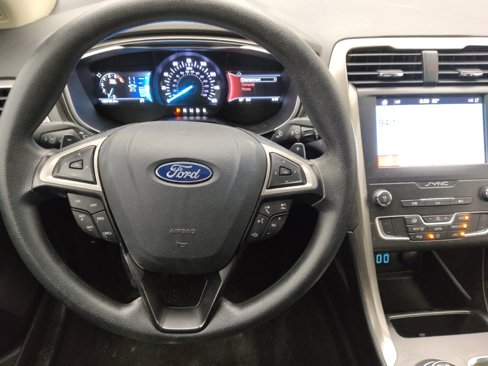 Used 2019 Ford Fusion SE image 22