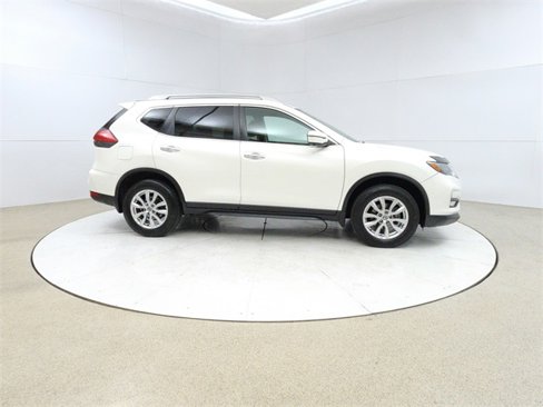 Used 2017 Nissan Rogue SV image 8