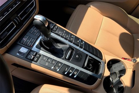 Certified 2021 Porsche Macan S image 36