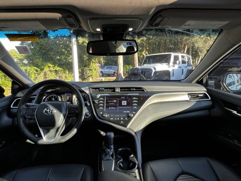 Used 2018 Toyota Camry SE image 36