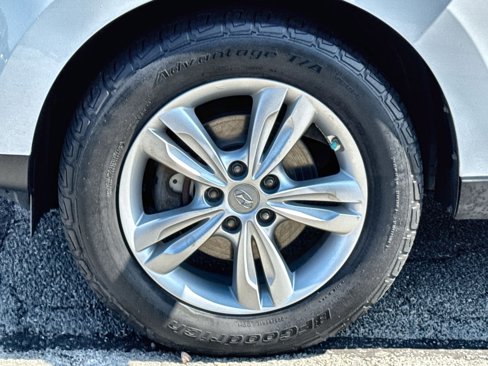Used 2013 Hyundai Tucson GLS image 12