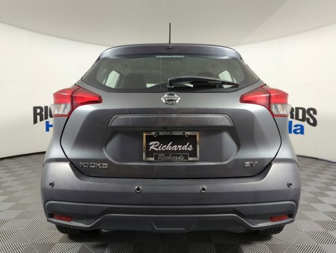 Used 2020 Nissan Kicks SV image 4