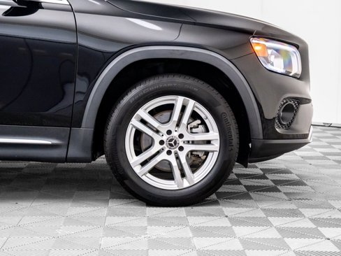 Used 2023 Mercedes-Benz GLB 250 4MATIC w/ Premium Package image 31