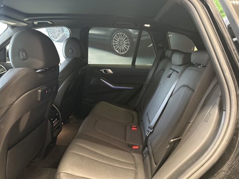 Used 2022 BMW X5 xDrive40i w/ Premium Package image 10