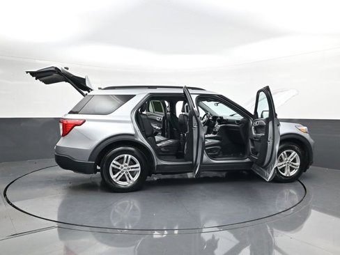 Used 2023 Ford Explorer XLT w/ Equipment Group 202A image 41