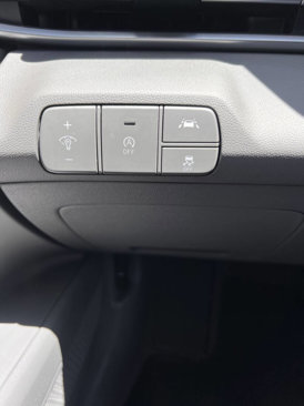Used 2021 Hyundai Elantra SE image 19