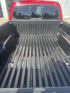 Certified 2016 Toyota Tacoma SR image 6