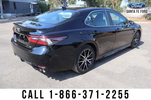 Used 2024 Toyota Camry SE image 6