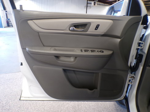 Used 2017 Chevrolet Traverse LT image 10