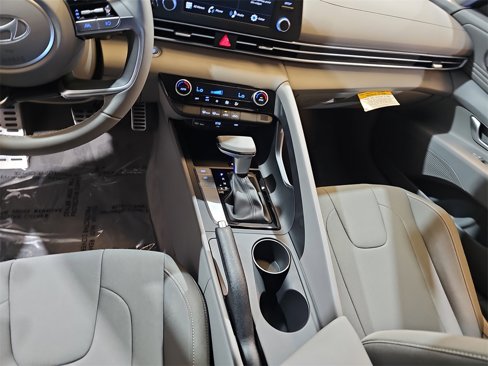 New 2025 Hyundai Elantra Sport image 19