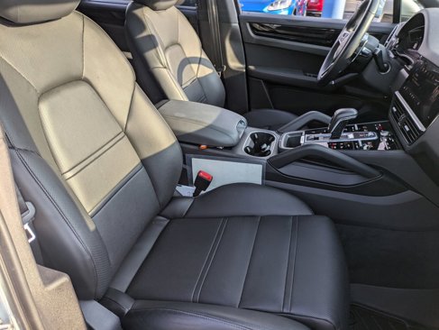 Used 2023 Porsche Cayenne image 22