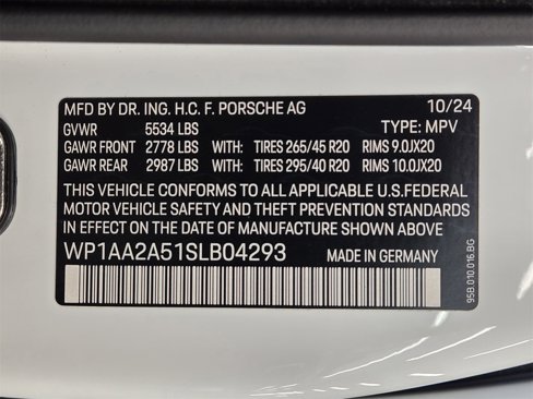 Certified 2025 Porsche Macan image 22