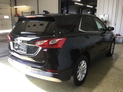 Used 2020 Chevrolet Equinox LT w/ Driver Convenience Package image 4