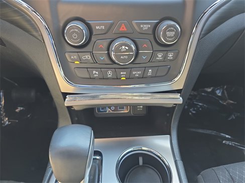 Used 2021 Jeep Grand Cherokee Laredo image 26