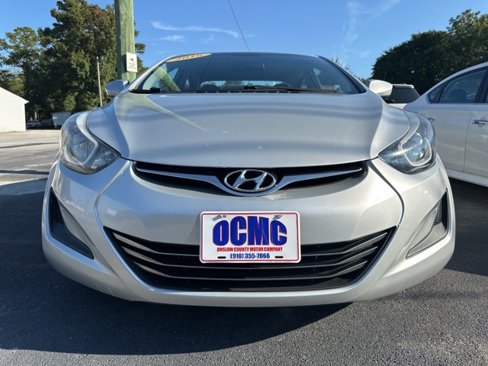 Used 2016 Hyundai Elantra SE image 2