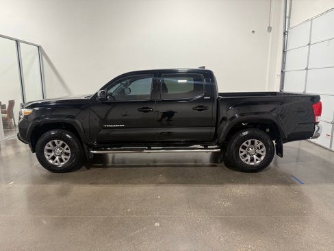 Used 2016 Toyota Tacoma SR5 image 8